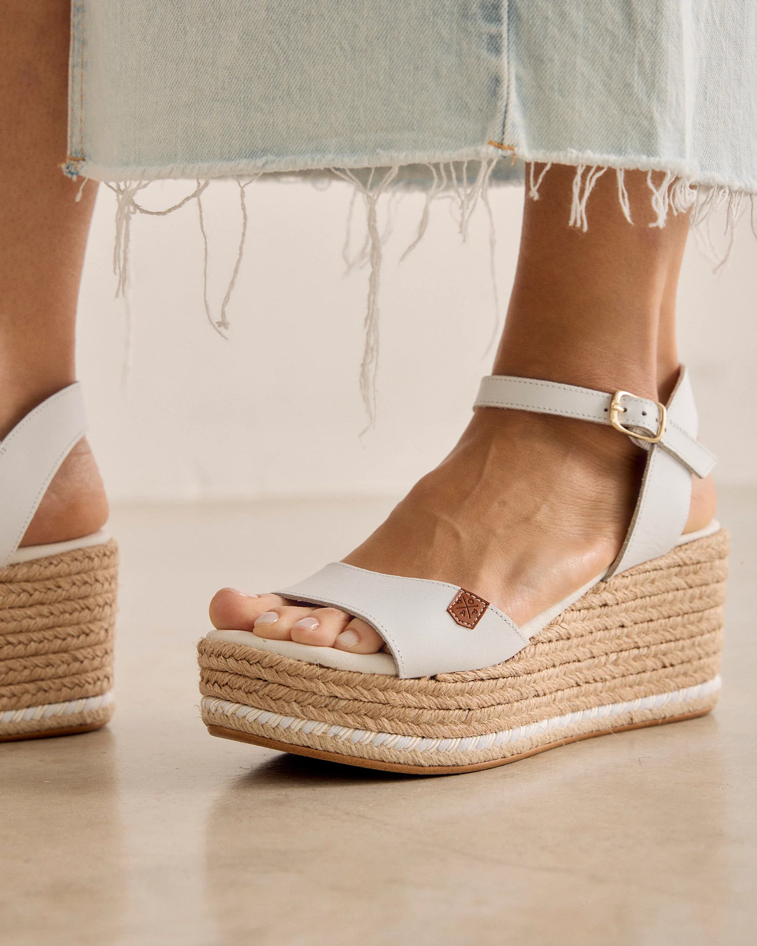 Cuña Arenal Piel Blanco - Image 4