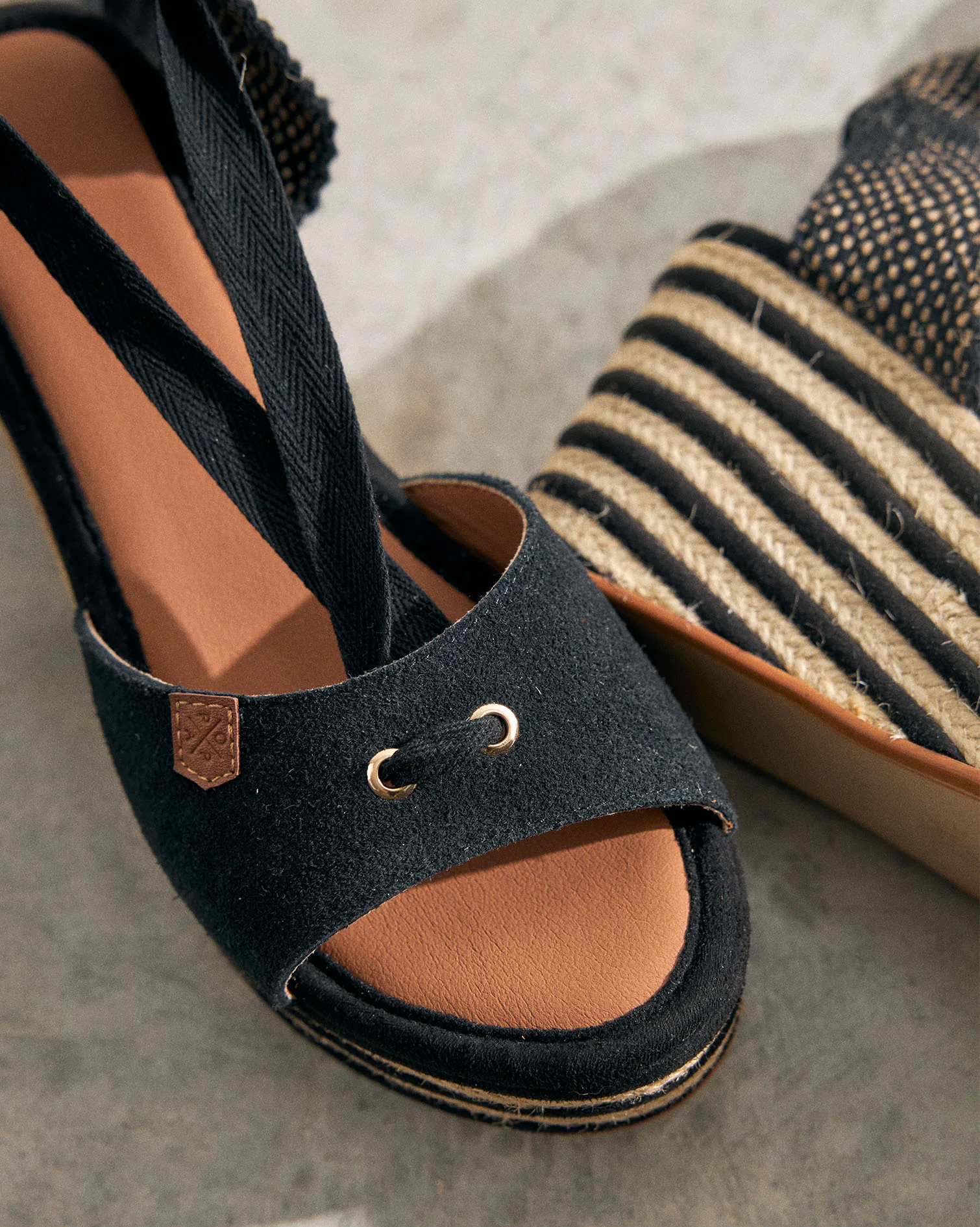 Cuña Valdes Serraje Negro - Image 3