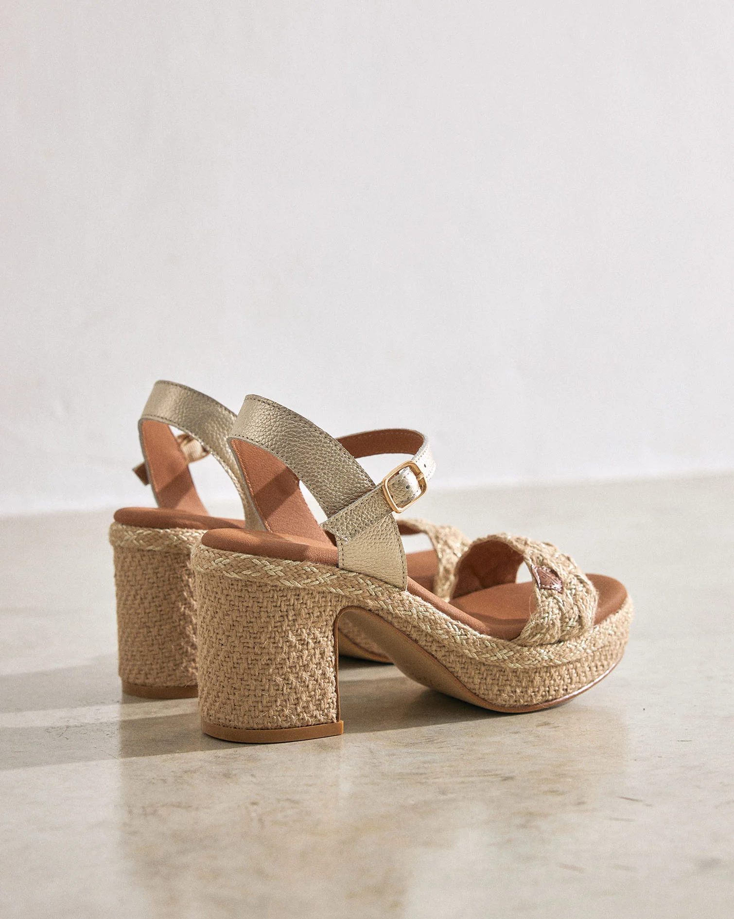 Sandalia Nerina Amura Yute Oro - Image 3