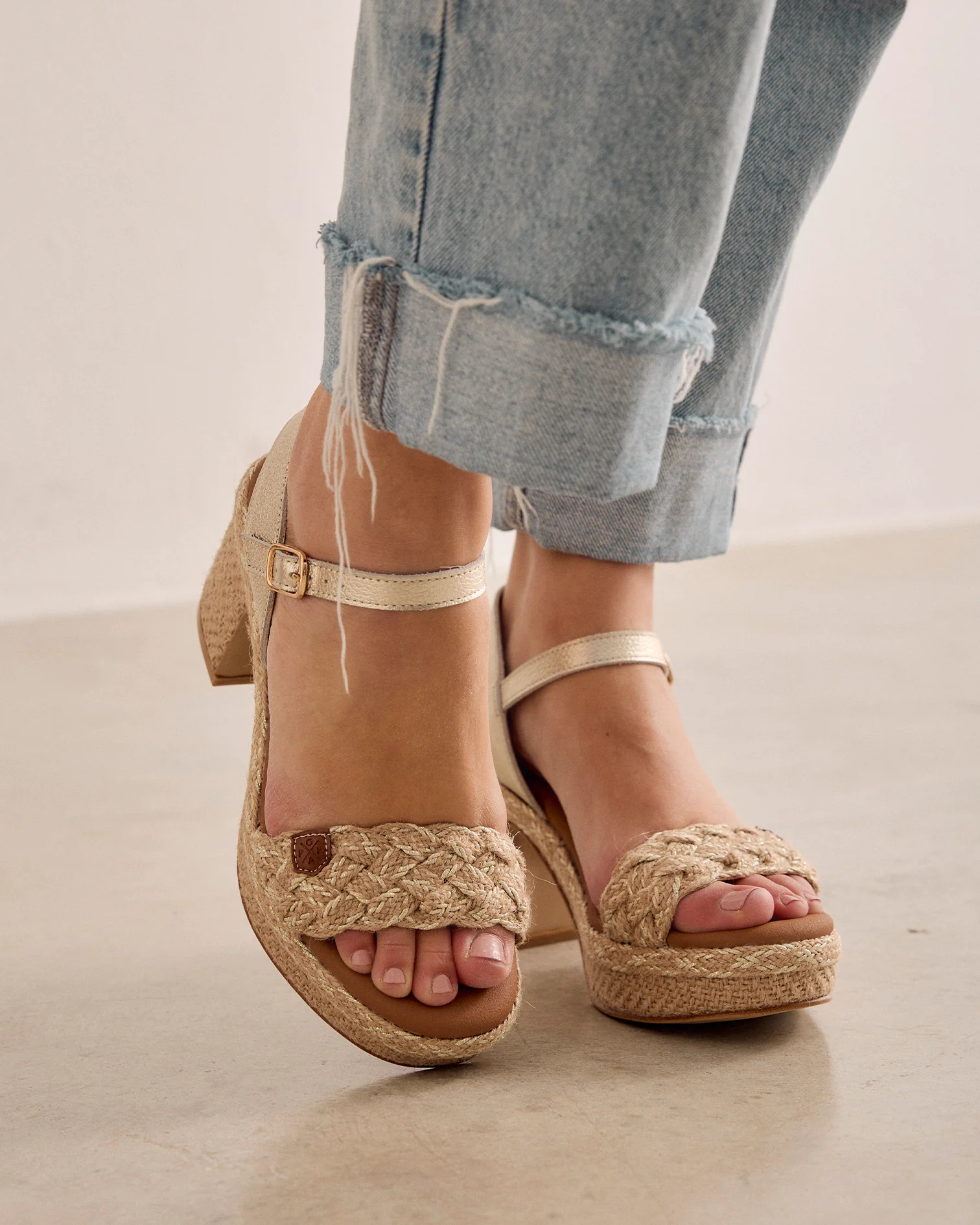 Sandalia Nerina Amura Yute Oro - Image 7