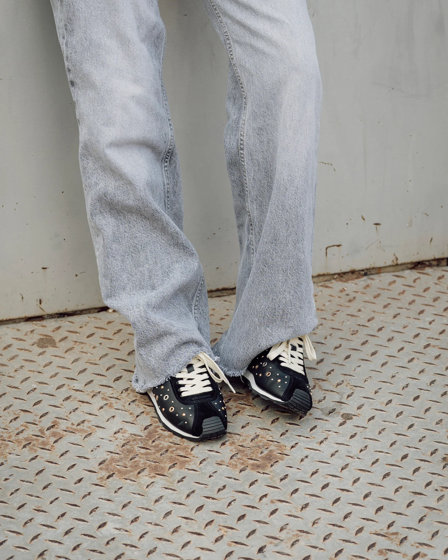 Zapatilla Inara Tachuelas Negro - Image 11