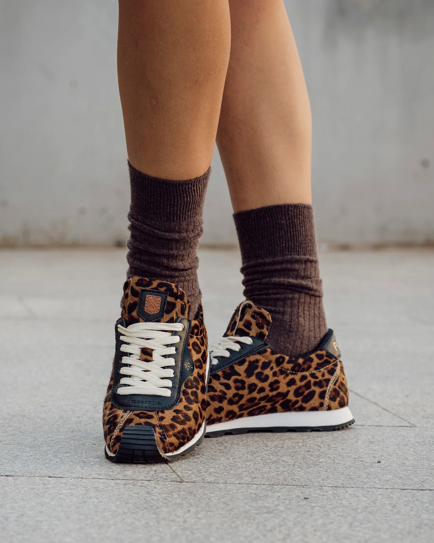 Zapatilla Kira Pony Leopardo - Image 6