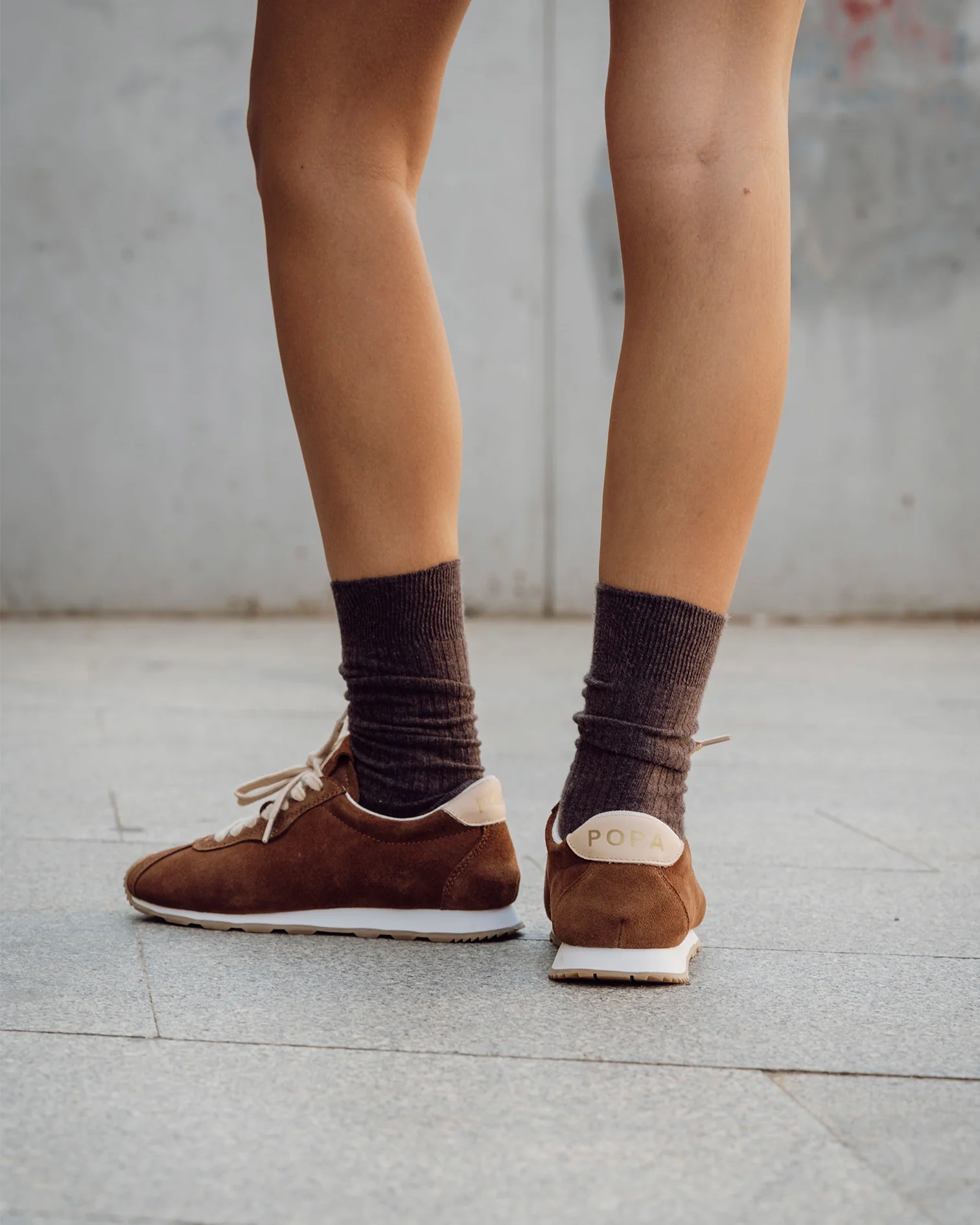 Zapatilla Kira Serraje Marron - Image 3