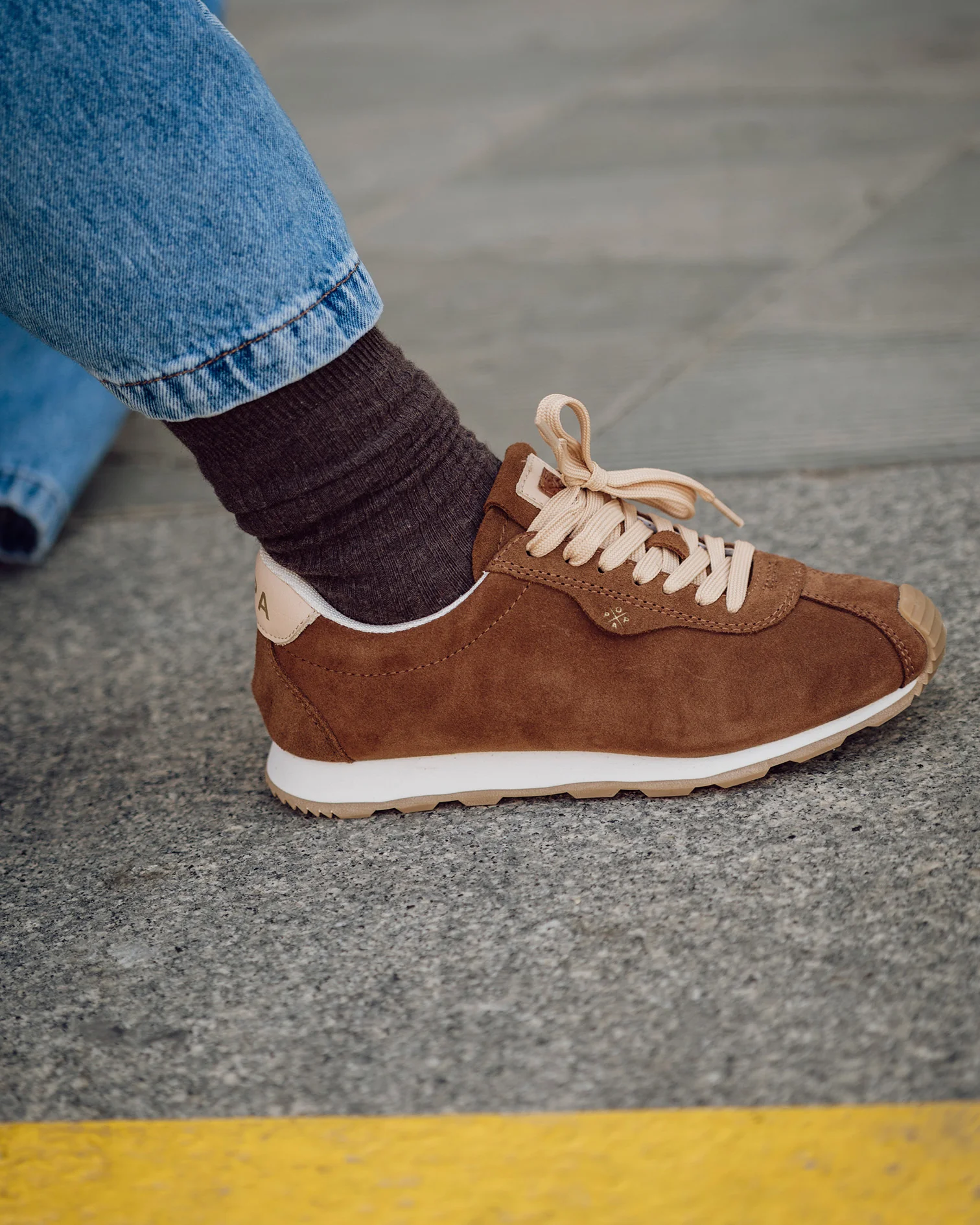 Zapatilla Kira Serraje Marron - Image 9